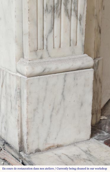 Louis XVI style fireplace in Arabescato marble decorated with a garland of gilded bronze flowers-5