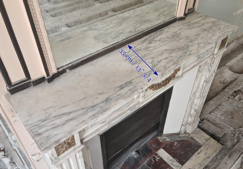Louis XVI style fireplace in Arabescato marble decorated with a garland of gilded bronze flowers-10