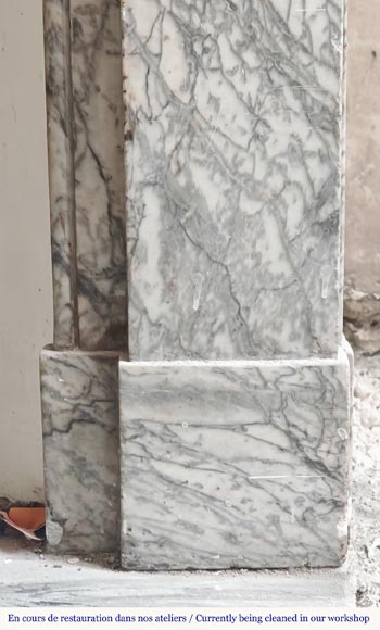 Small modillion-type fireplace in blue flowered marble-7