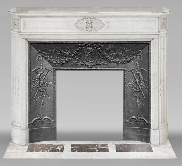 Louis XVI fireplace with rounded corners, in Carrara marble-0