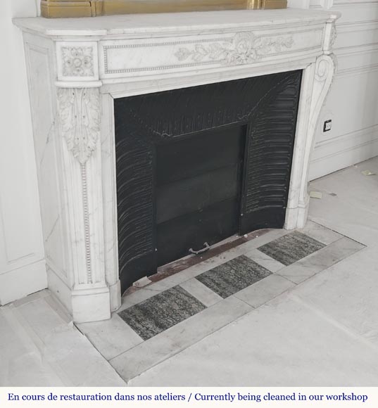 Curved Louis XVI style fireplace with beaded decoration, in semi-statuary marble.-4
