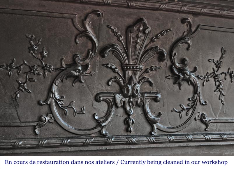 Important Regency-style fireplace adorned with a shell motif, in purple breccia marble-13