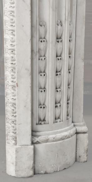 Finely carved Louis XVI style fireplace in statuary marble Finely carved Louis XVI style fireplace in statuary marble-14