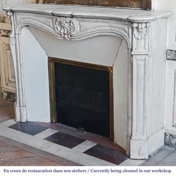 Louis XV style fireplace in Carrara marble decorated with a shell-6