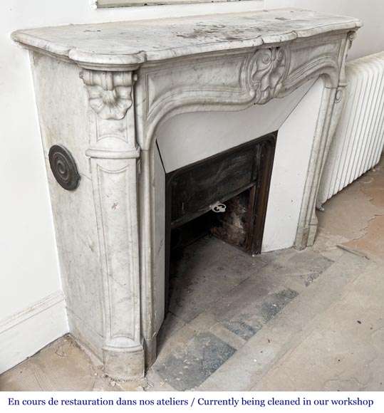 Louis XV style fireplace in Carrara marble decorated with a shell-2