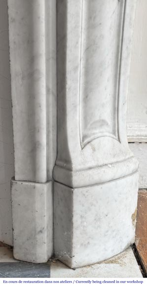 Louis XV style fireplace in Carrara marble, decorated with a shell Louis XV style fireplace in Carrara marble, decorated with a shell-8