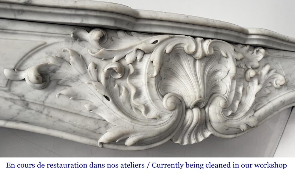 Louis XV style fireplace adorned with a large shell Louis XV style fireplace adorned with a large shell-2