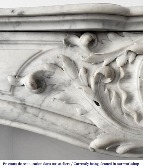 Louis XV style fireplace adorned with a large shell Louis XV style fireplace adorned with a large shell-3
