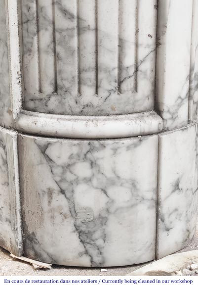 Louis XVI style fireplace in Arabescato marble with rounded corners Louis XVI style fireplace in Arabescato marble with rounded corners-4