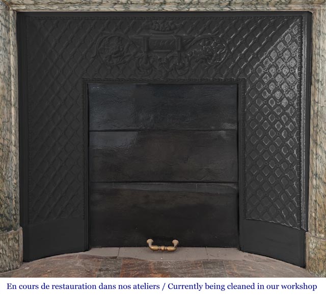 Louis XIV-style fluted fireplace in Vert d'Estour marble Louis XIV-style fluted fireplace in Vert d'Estour marble-8