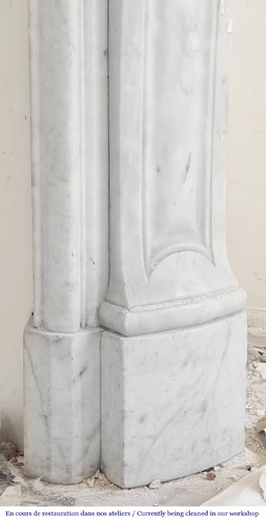 Louis XV style Carrara marble fireplace with shell motifs Louis XV style Carrara marble fireplace with shell motifs-8