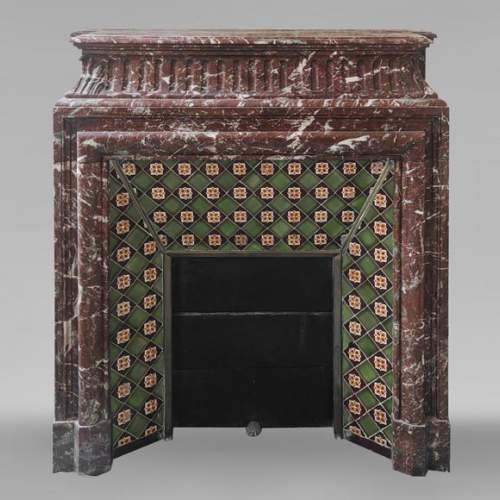 Louis XIV-style fireplace with acroterion, in Rouge du Nord marble