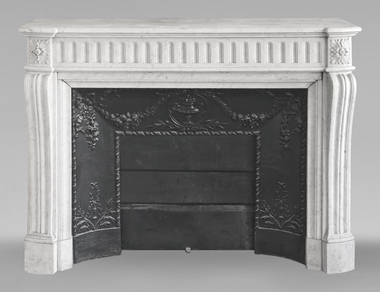 Louis XVI style curved mantelpiece in Carrara marble, featuring fluted decoration-0