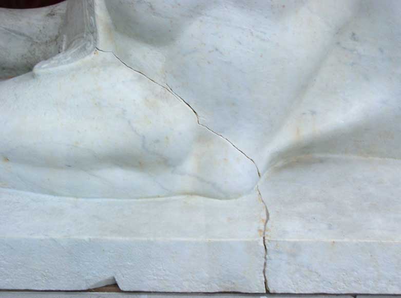 Exceptional pair of neoclassical sphinxes in Carrare marble-16