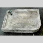Stone sink with rounded corner