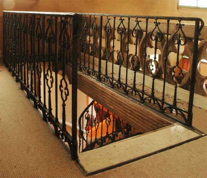 Iron Gothic style banister -0