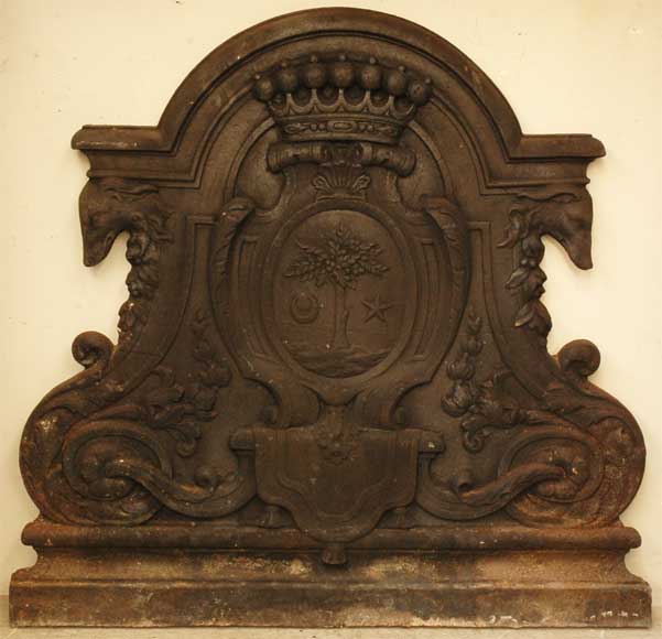Antique cast iron fireback with the Le Juge family coat of arms and two dogs-0