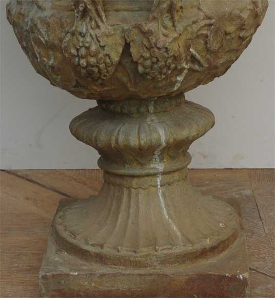 Pair of antique lead vases from the 19th century with putti-6