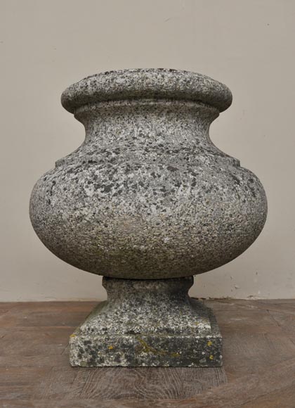 Antique pair of garden vases in granite-4
