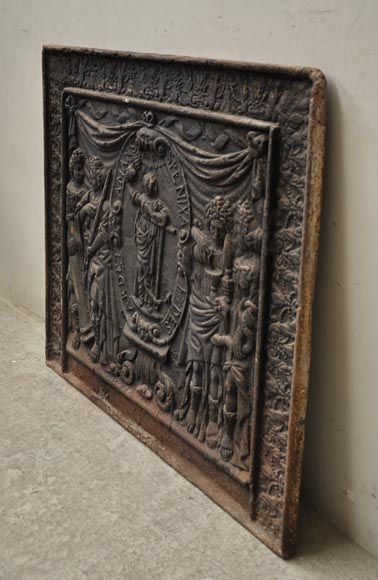 Big antique fireback with jansenist decoration-8