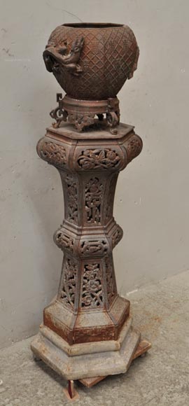 Large antique Chinese style planter in openwork cast iron-1